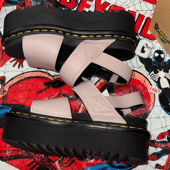 Dr. Martens Vintage Taupe Color 🪐 Platform Sandals with Black Sole - Picture 6 of 9